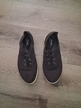 Clarks Women’s Black Canvas Casual Sneakers